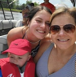 Meet your Posher, Suzette